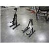 Image 2 : 2 GUITAR STANDS - 1 YAMAHA
