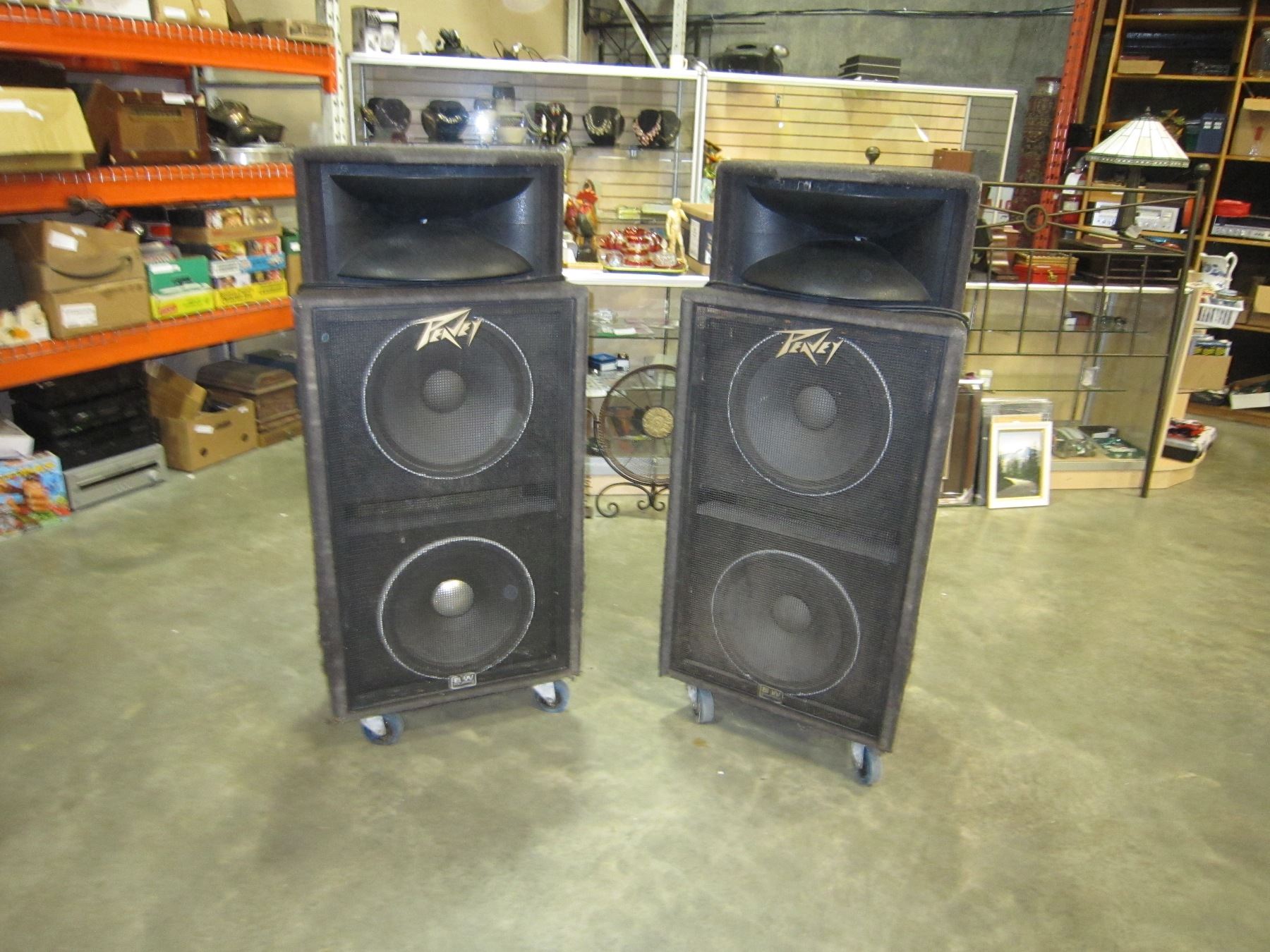 PAIR OF PEAVY SP4 SOUND REINFORCEMENT SYSTEM SPEAKERS 600W 40HMS 12COHZ