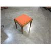 Image 1 : VINTAGE STOOL