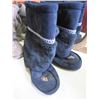 Image 2 : LOT OF BEADED BOOTS