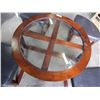 Image 2 : ROUND COFFEE TABLE W/ GLASS AND TUCK IN STOOLS
