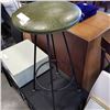 Image 1 : GREEN LEATHER METAL BAR STOOL