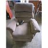 Image 1 : PRIDE LIFT CHAIR
