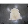 Image 3 : WHITE SHEEP SKIN RUG