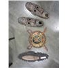 Image 2 : METAL COAT OF ARMS AND 3 MASKS