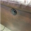 Image 3 : BROWN RECLINER POWER CHAIR