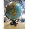 Image 2 : VINTAGE LIGHT-UP GLOBE