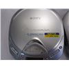 Image 2 : 2 SILVER SONY WALKMANS - WORKING