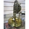 Image 2 : GERMAN MECHANICAL CLOCK W/ KEY