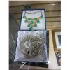 Image 1 : TRAY OF RHINESTONE JEWELLERY AND GOLD PLATED LAVALIER STYLE NECKLACE W/ GREEN STONES