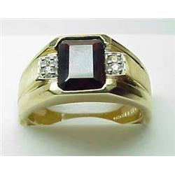14kt yellow gold man's garnet and diamond ring .0