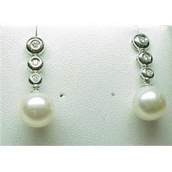 14kt white gold earrings with 9-9.5mm pearls and 