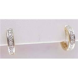 14kt yellow gold diamond hoop earrings .17Ctw