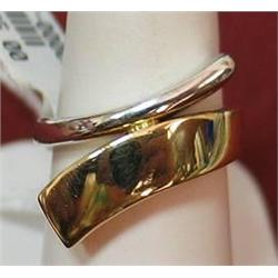 Lady's 14kt two-tone gold ring