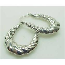 14kt white gold hoop earrings .9gr