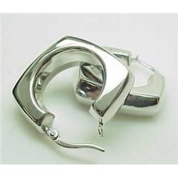 14kt white gold triangle hoop earrings 3.6gr