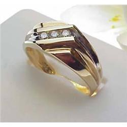 Man's ring with three diamonds .25Ctw 10kt yellow