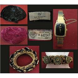 Lot consisting of a vintage feather and a felt be