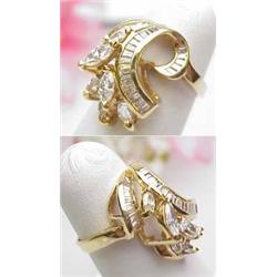 Lady's ring with marquise and baguette diamonds 1