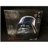 Image 1 : Star Wars The Black Series - Darth Vader - Premium Electronic Helmet