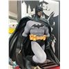 Image 2 : BATMAN Sideshow EXCLUSIVE Premium Format Figure / Statue (1/4 SCALE)