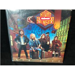 NIGHT RANGER BAND SIGNED VINYL RECORD
