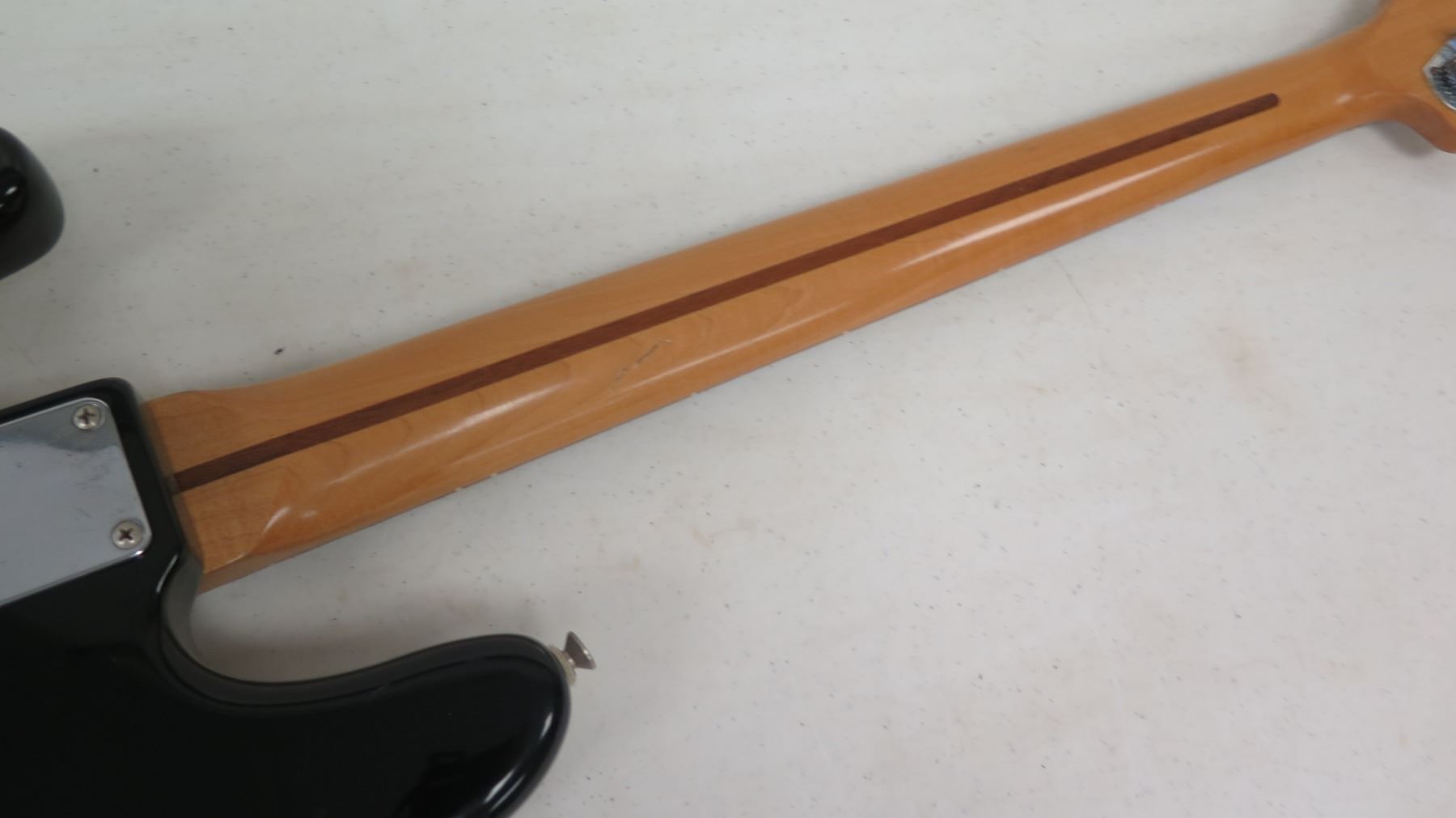 Fender Precision Base Squier Series (RM-Music) - Oahu Auctions