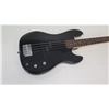 Image 2 : Silvertone Bass Guitar with Case (RM-Music)