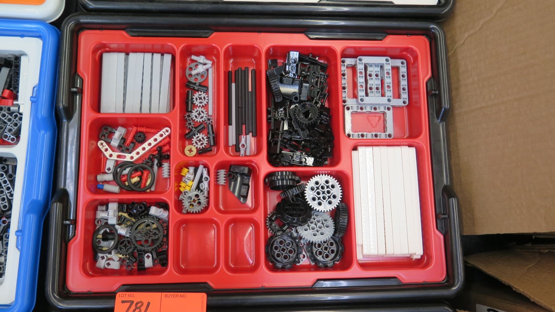 Lego FLL Robotics, 4 Complete Kits, Misc. Field Parts, etc. (RM-124)