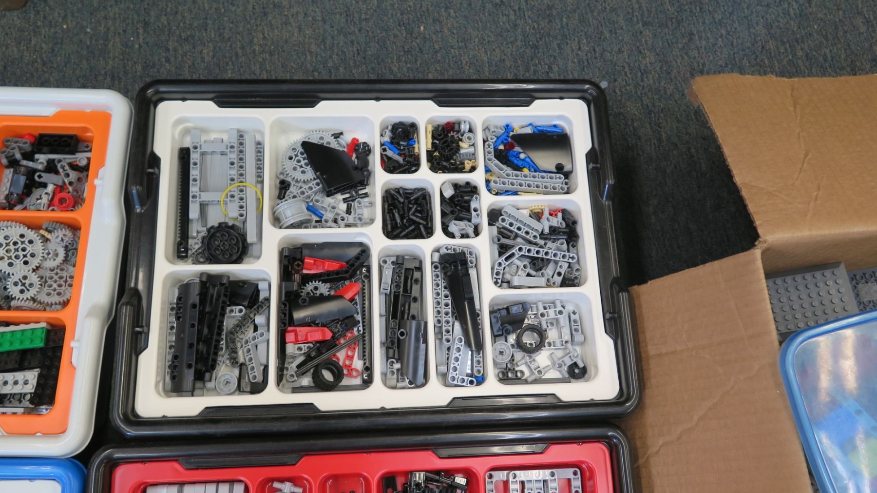 Lego FLL Robotics, 4 Complete Kits, Misc. Field Parts, etc. (RM-124 ...