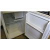 Image 2 : Kenmore Mini Refrigerator (RM-223)