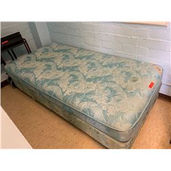 Twin Sized Mattress and Box Spring (RM-407C)