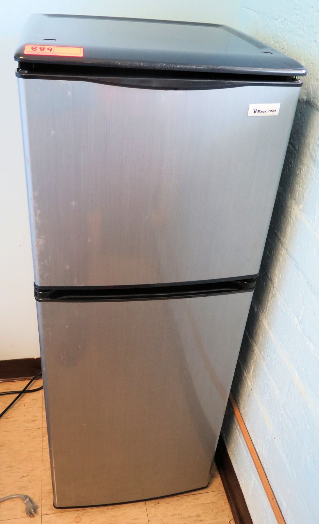 Large Mini Refrigerator W Freezer Compartment RM 407C Oahu Auctions Large mini refrigerator w freezer compartment rm 407c oahu auctions