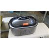 Image 2 : Roaster Oven, Ice Chest, ShopVac, Wire Rack, Plastic Tub (RM-Kitchen)