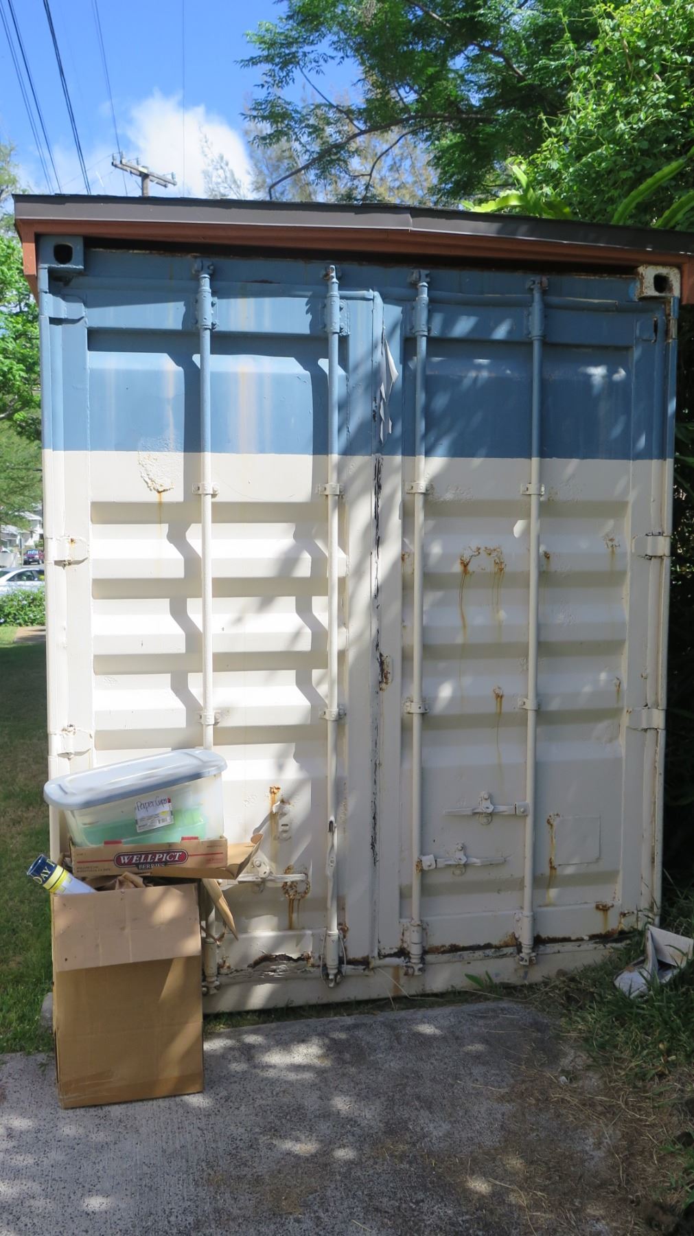 Shipping Container (has rust, roof leaks) - Oahu Auctions
