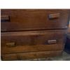 Image 4 : 2 Matching Wooden 3-Drawer Chests