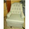 Image 1 : Green Swivel Chair