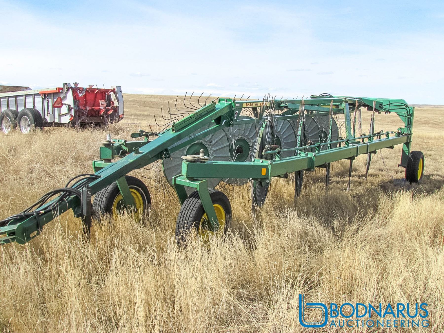 2005 22ft Bale King V Rake 10 Wheel - Bodnarus Auctioneering