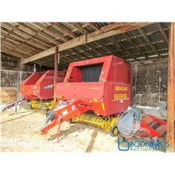 2001 New Holland 688 Round Baler