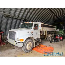 1995 IH 4700 DT4666E 4x2, 16ft Steel Box & Hoist