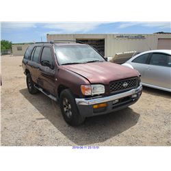 1999 - NISSAN PATHFINDER// SALVAGE