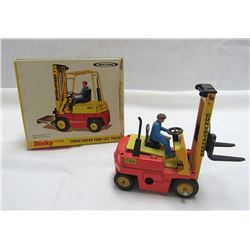 VINTAGE DINKY TOYS #404 CONVEY FORK LIFT