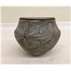 Image 2 : Fine Lucy Lewis Pot