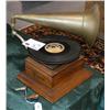 Image 1 : EDISON HOME PHONOGRAPH in an oak case circa 1910