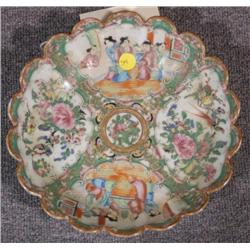 ROSE MEDALLION SCALLOPED TRAY 10" diameter mid-19