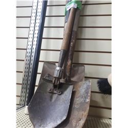 LOT OF FOUR SMALL SHOVELS
