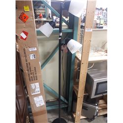 3 LIGHT FLOOR LAMP