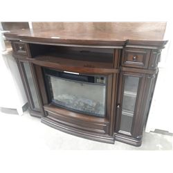 FIREPLACE & MANTLE
