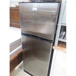 STAINLESS FRIDGED AIR FRIDGE