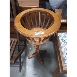 WOODEN PLANT STAND